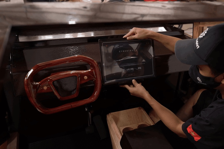 Tesla Cybertruck из дерева