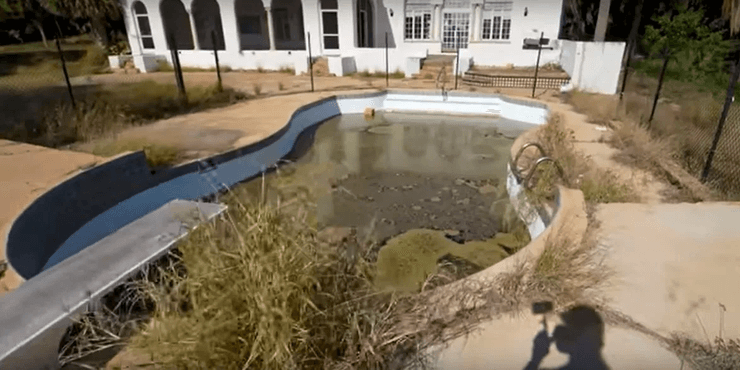 Заброшенный особняк бен Ладена, роскошное жилье, поместье, дом, семья бен Ладена, бежали со страны, пустой особняк, брат бен Ладена