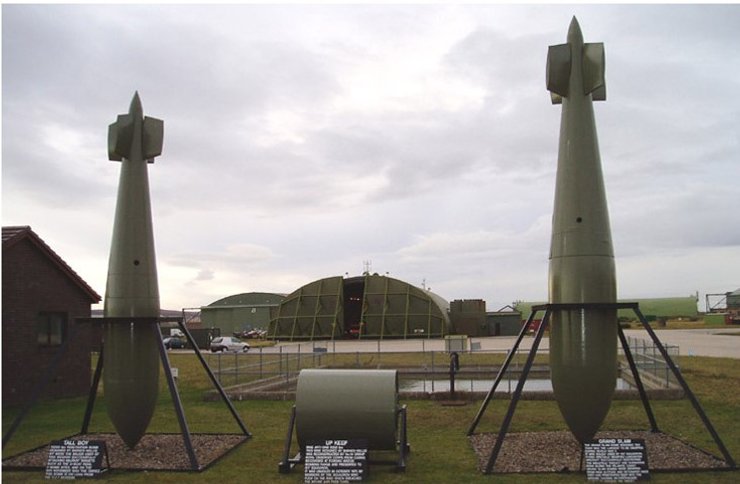 авиационные бомбы британии