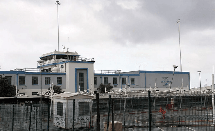 Покинутий аеропорт, аеропорт Дурбана, 250 млн пасажирів, став примарою, аеропорт-привид, покинута будівля, величезний аеропорт