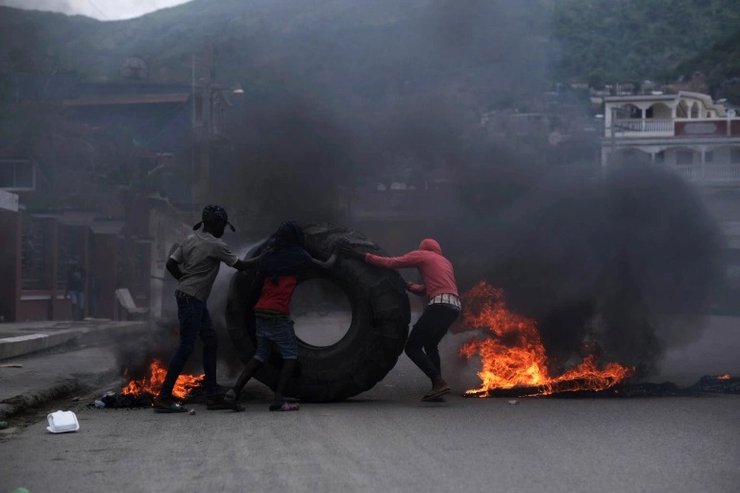 беспорядки, гаити, фото