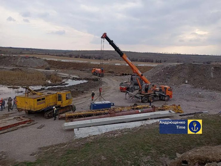 фото будівництва дороги у Маріуполі у 2025 році