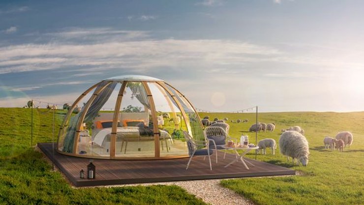 Купол находится на склоне холма в Сассексе.
