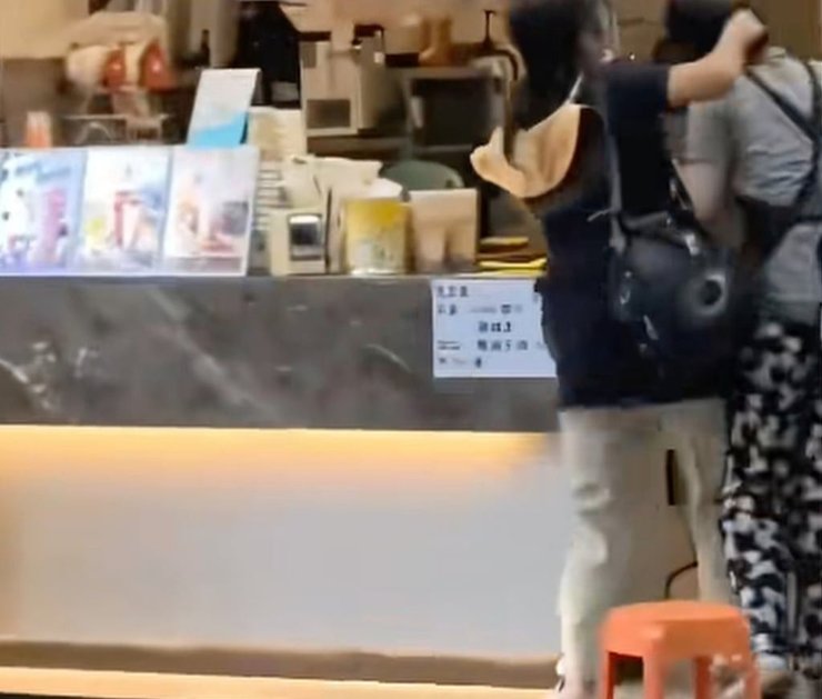 Избиение женщины