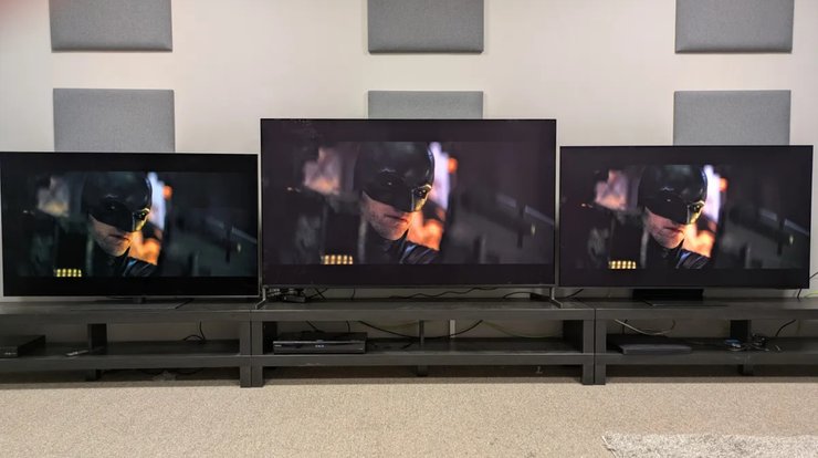 Фільм Бетмен на телевізорах LG G5, Sony Bravia 8 II, Samsung S95F