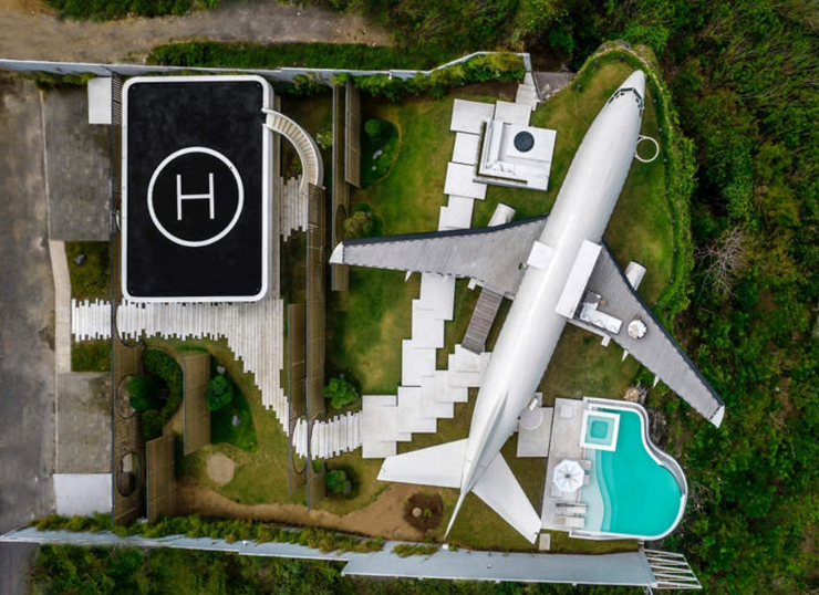 Boeing 737 превратили в частную виллу, Бали, жилье, недвижимость, Феликс Демин, видео