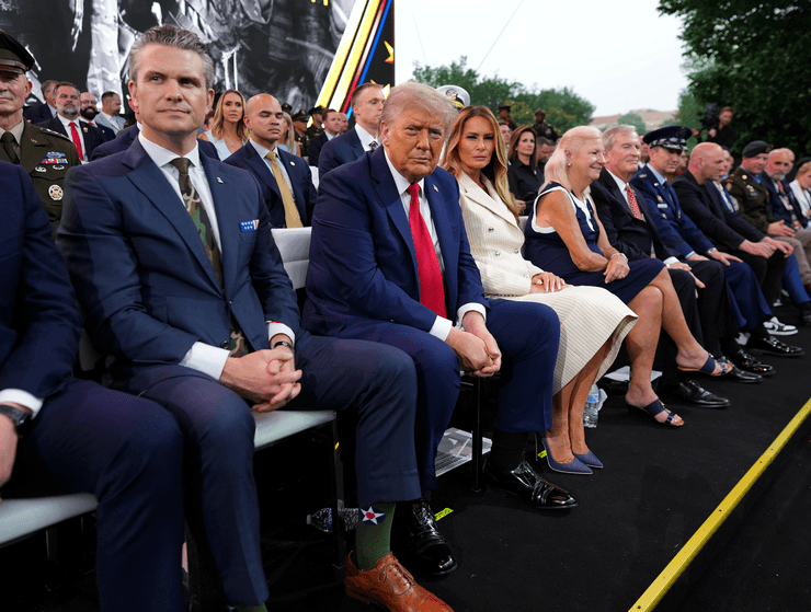 Дональд Трамп з дружиною Меланією на параді