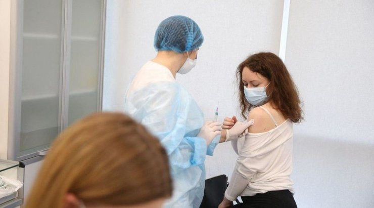 прививка от коронавируса, вакцинация, новая волна коронавируса