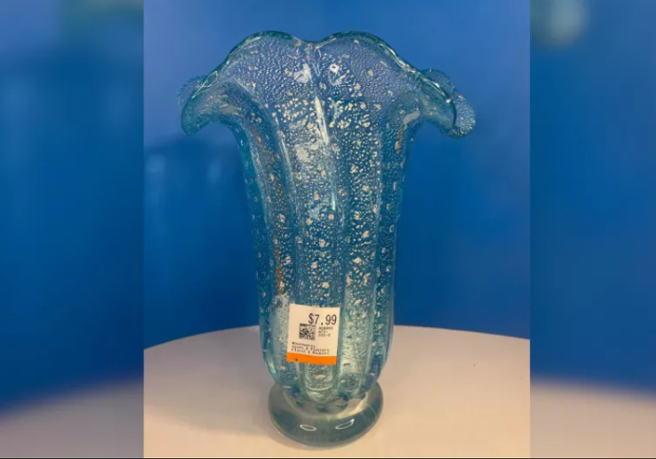 Антиквариат на распродажах, благотворительные магазины, ваза, Анджело Баровьер, экспонаты, фото