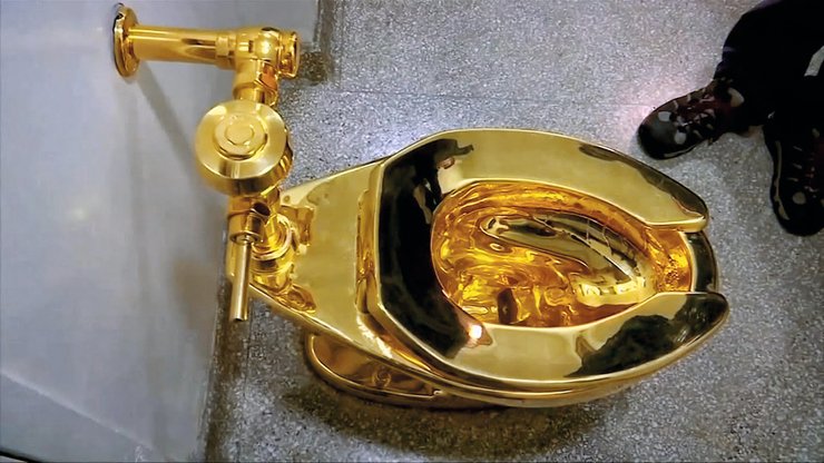 золотой унитаз