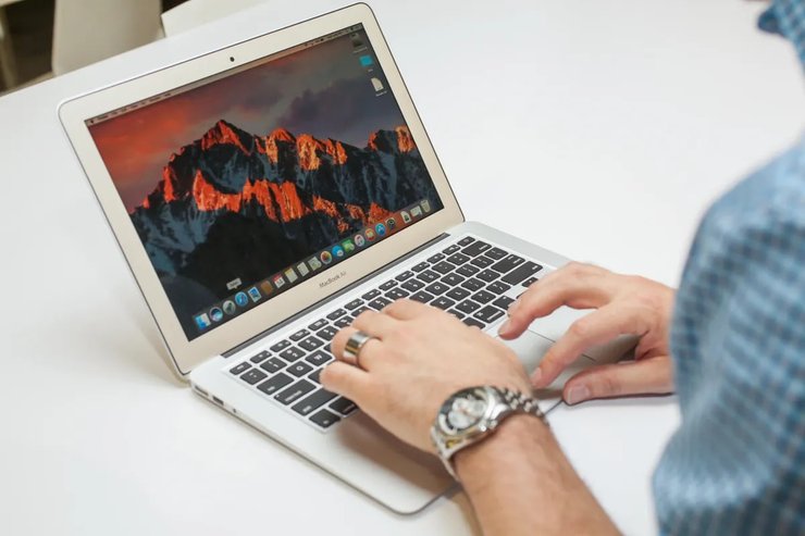Ноутбук MacBook Air (2017)