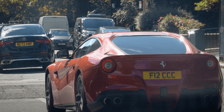 "Феррари", который выехал из дома Скотча