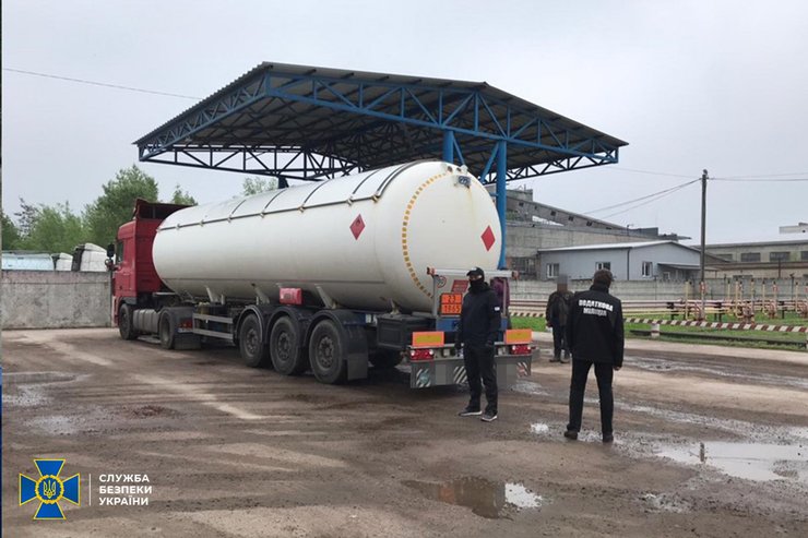 обыск, сбу, нефтепродукты, автомобиль, фото