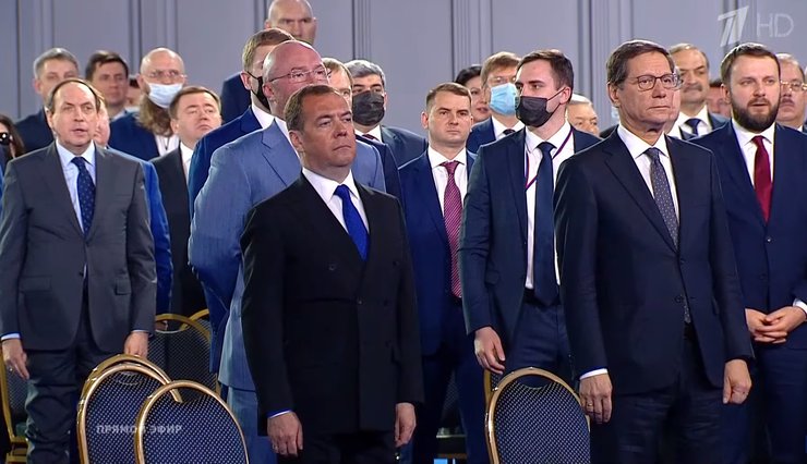 Дмитро Медведєв, засмаглий, звернення путіна