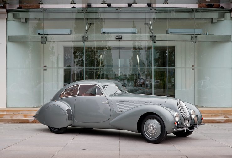 Бентли Эмбирикос