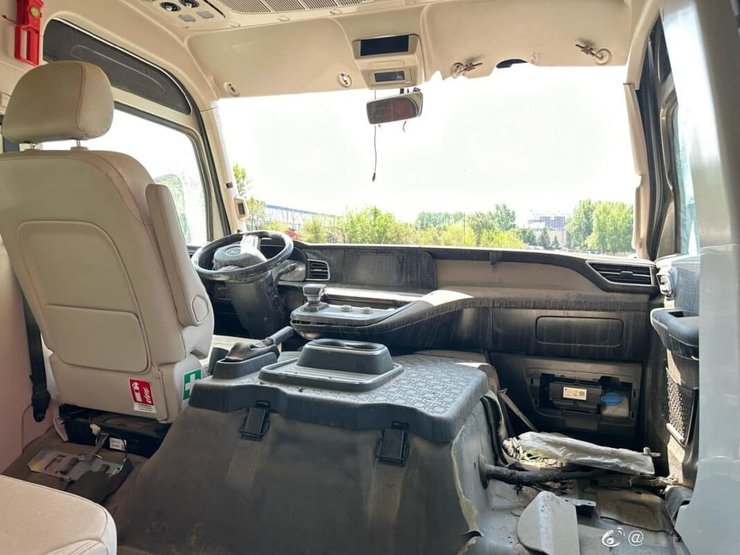 Новый автобус Hongqi QM7, китайская маршрутка, китайский автобус, Hongqi QM7, FAW Hongqi