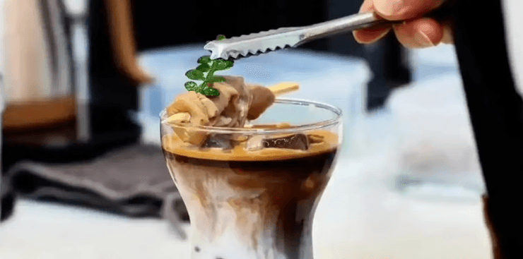 В Китае подают кофе со свиными кишками