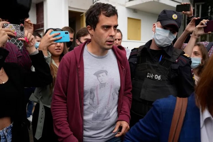 Роман Доброхотов