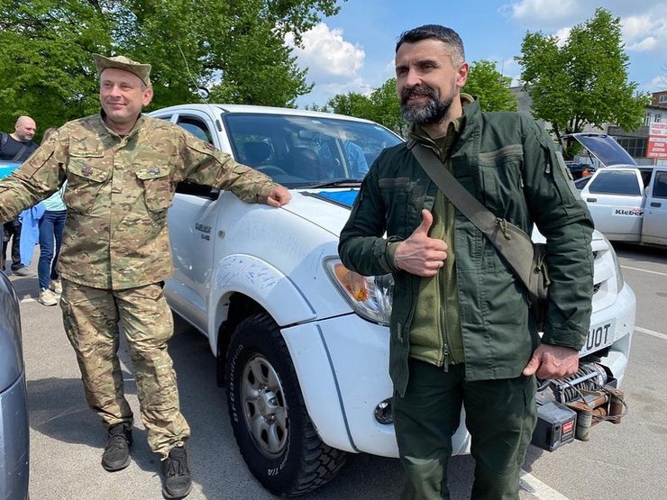 Джеремі Кларксон, Ферма Кларксона, шоу Top Gear, The Grand Tour, гуманітарна допомога, Toyota Hilux, Ford Ranger