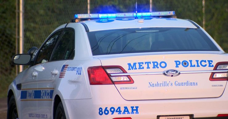 Мужчина с пистолетом, стрельба в городе, полиция, развод, отпраздновал развод, 8 выстрелов, ограбил парковку, искали бомбу