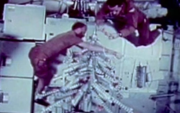 астронавти, Різдво