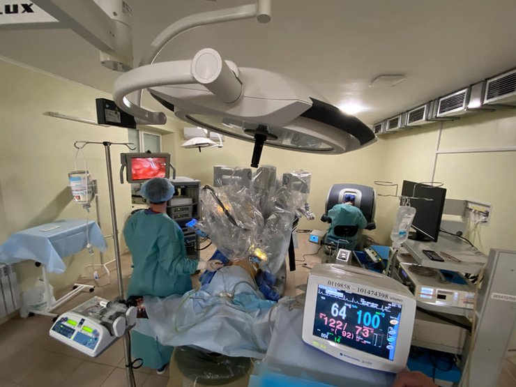 робот, операция, львов, da vinci, фото, хирургия 1