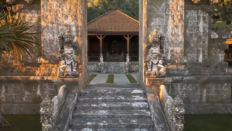 стародавній храм на острові Кахая