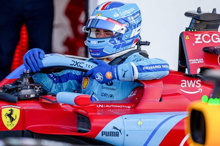 Гонщик Ferrari Шарль Леклер