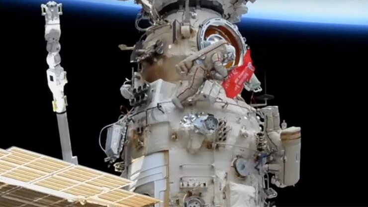 Прапор Перемоги на МКС