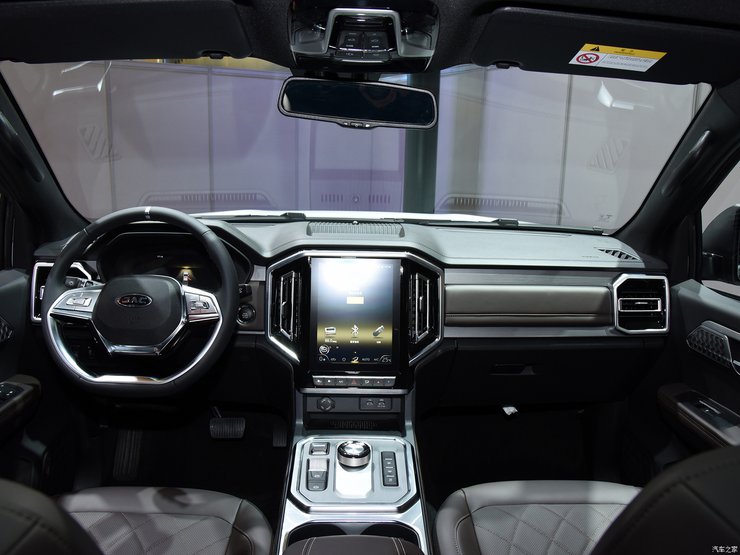 салон JAC T9 Hunter, JAC T9, пикап JAC, электромобиль JAC