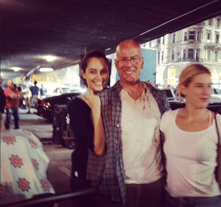 Брюс Вілліс з дружиною та донькою