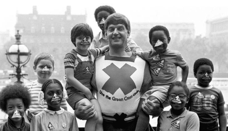 Дэвид Проуз в роли "Зеленого креста"