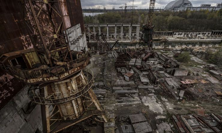 Чернобыль, зона отчуждения, радиация, интервью, ремонт в заброшенном доме, авария на АЭС, мутанты