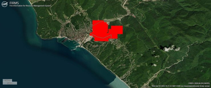 скриншот карти з пожежею на резервуарах НПЗ в Туапсе, 29 квітня, FIRMS NASA
