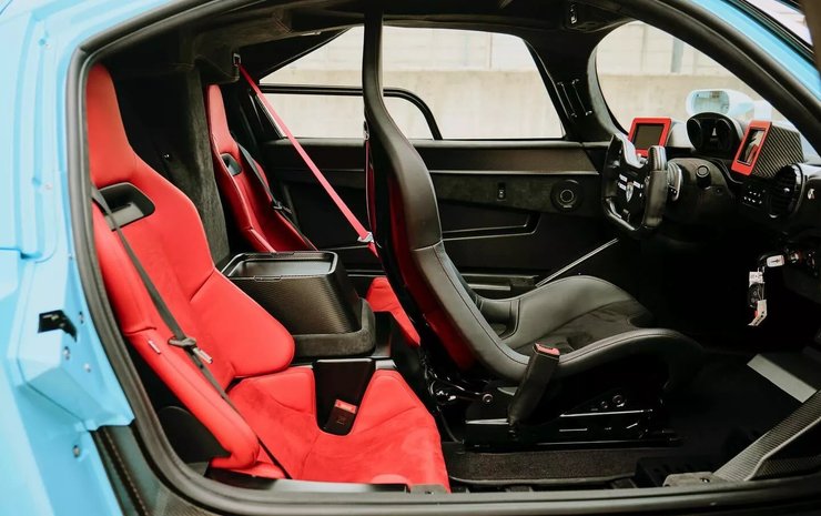 салон SCG 007 2025, новый SCG 007, суперкар SCG, Scuderia Cameron Glickenhaus