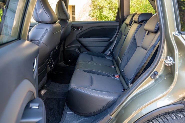 Салон Субару Форестер