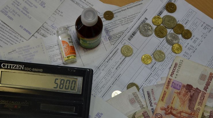 В следующем году правительство планирует дважды увеличить минимальную заработную плату, поэтому доходы семей вырастут и не все будут соответствовать критериям получателей субсидии