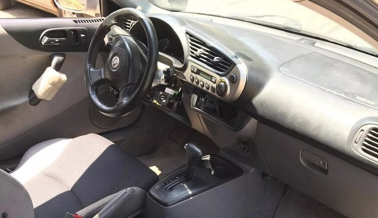 Салон Honda Insight 2002