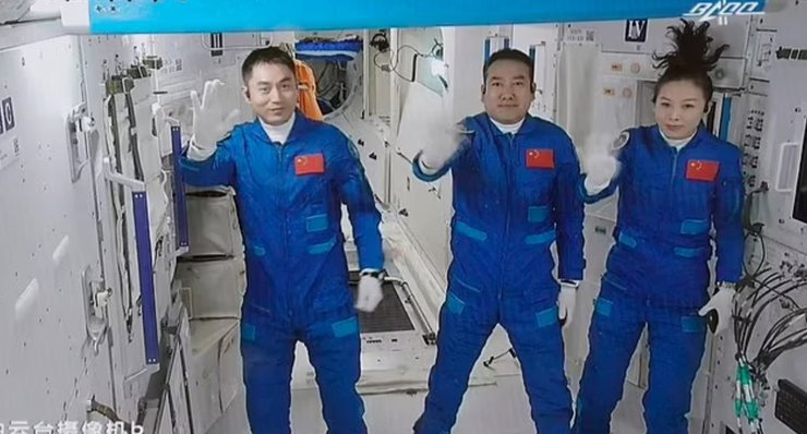 Е Гуанфу, Чжай Чжиган, Ван Япін, китай, астронавти