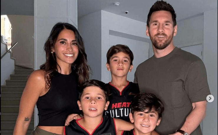 Лео Месси с семьей