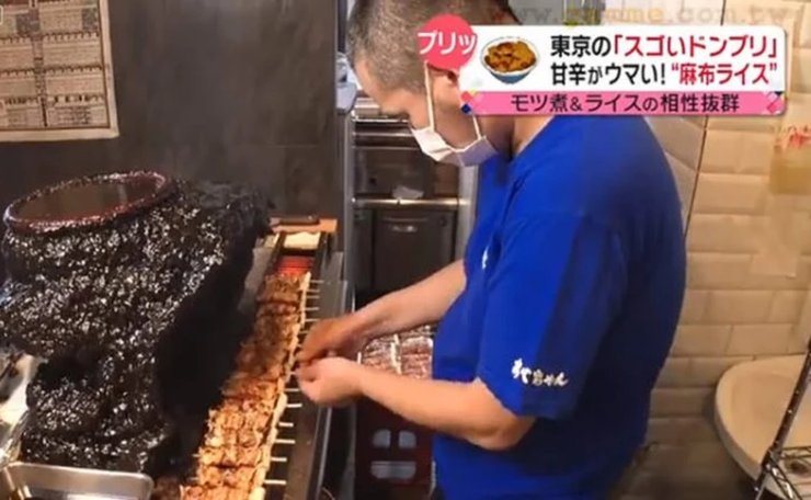 Шашлик на мангалі, соус у банці, не мили 60 років, давня традиція, не чистили понад півстоліття, вуличний ресторан, Abe-chan