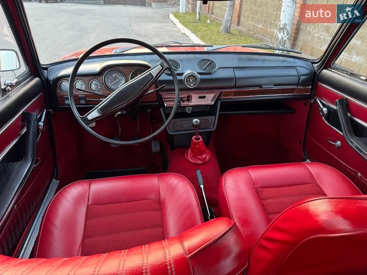 салон ВАЗ-2103