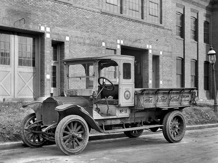 первый украинский автобус, украинский автобус, Каменецкий мотор