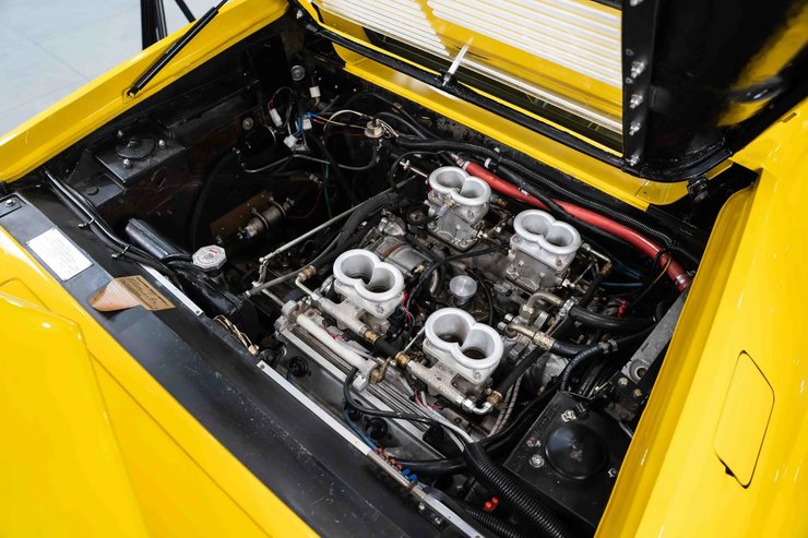 Авто оснащено 255-сильным V8