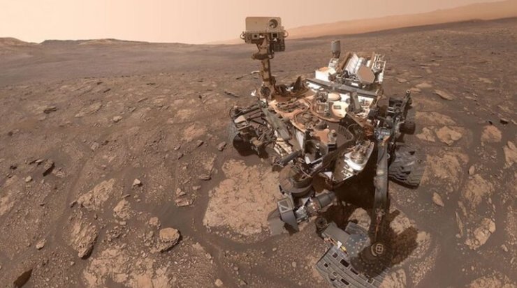 Инопланетянин и загадочные двери: что обнаружил Curiosity за 5000 дней на Марсе
