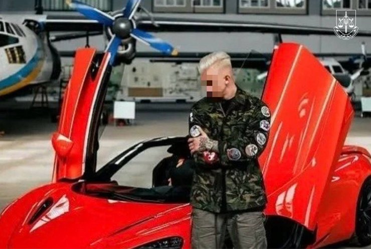 Блогеру сообщили о подозрении в уклонении от уплаты налогов