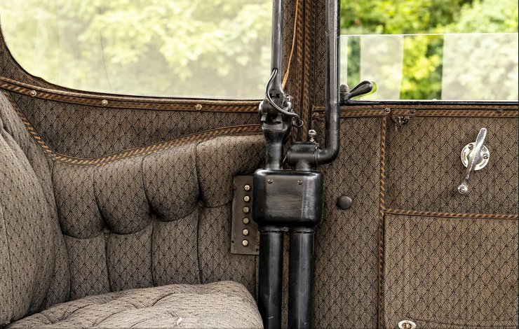 салон Detroit Electric, электромобиль Detroit Electric