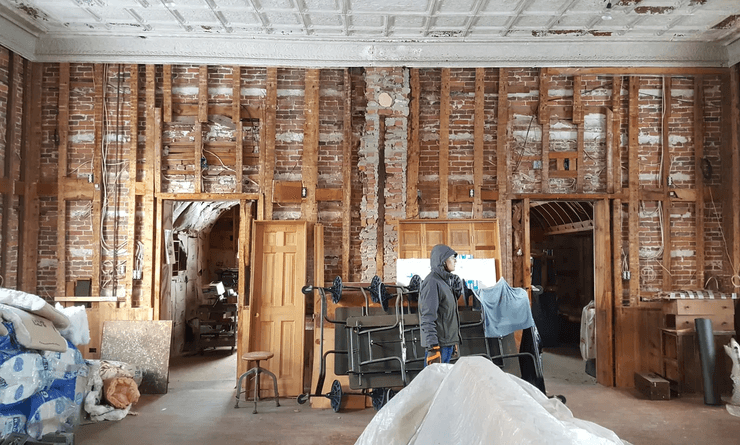 Супруги сделали дом из старой школы, старая школа, заброшенная школа, уютный дом, ремонт своими руками, переделали школу, купили школу