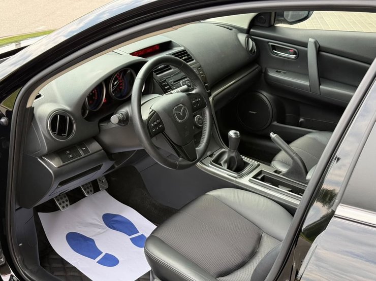 Салон Mazda 6