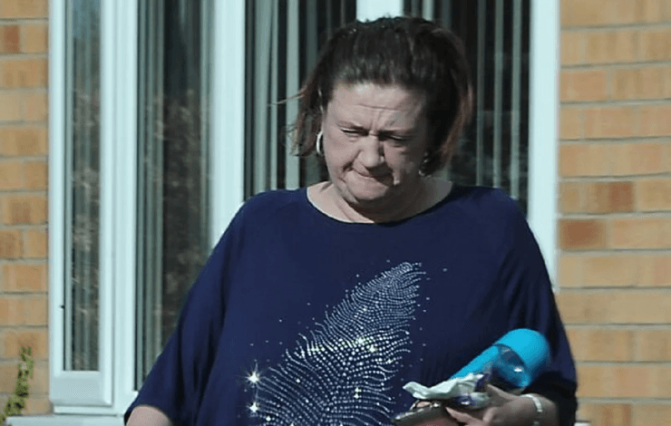 Жінка, британка, будинок,